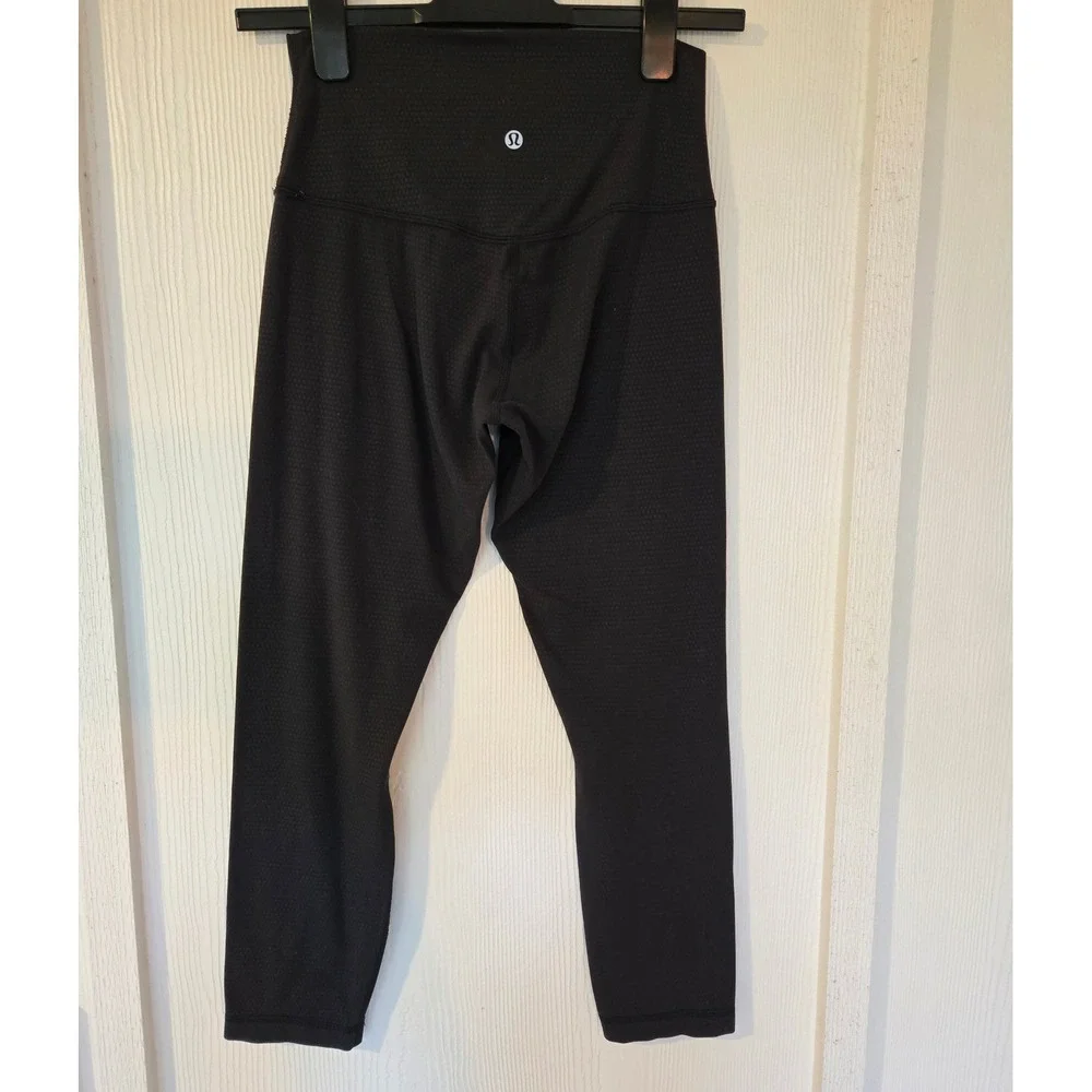 Lululemon Girls Black Micro Dot High Rise Cropped Leggings Size 6 Gym Dance Yoga